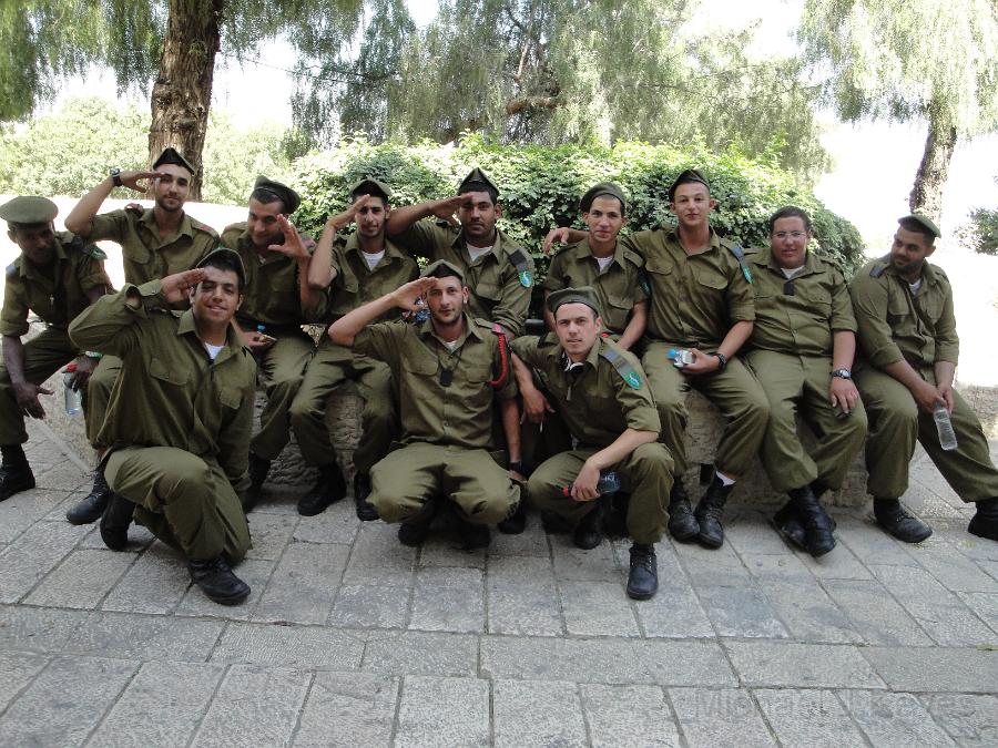 IMG_6936 DSC04634.JPG - Israeli Young Soldiers, willing to Pose